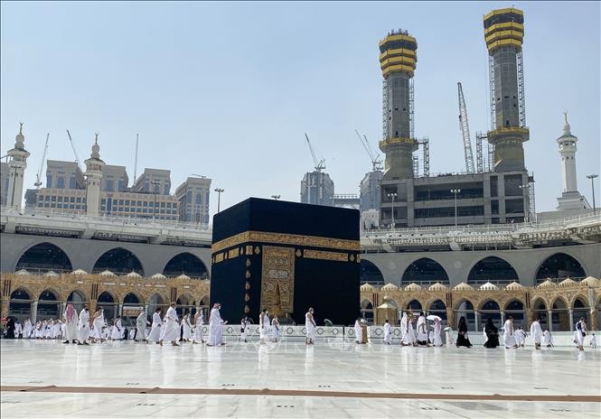 Arab Saudi mengadakan kembali ibadah Umrah di Mekkah setelah 6 bulan  - ảnh 1
