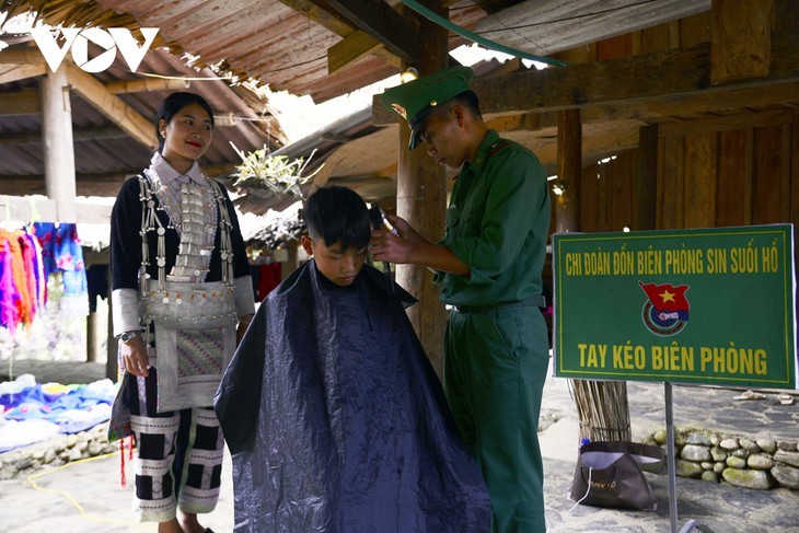 Damainya Dukuh Etnis Minoritas Mong di Kaki Gunung Son Bac May - ảnh 19