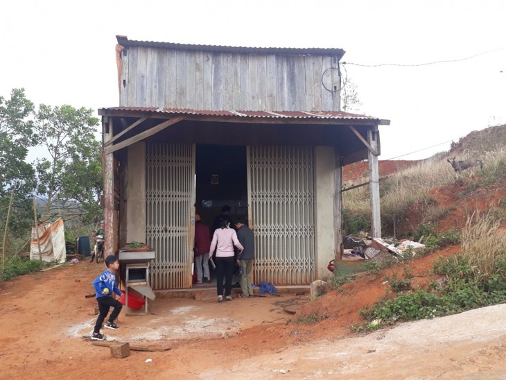 Pola 5+1 di Kabupaten Dak Song: Anggota Partai Bersinergi Entaskan Kemiskinan - ảnh 1