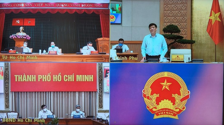 Teliti Solusi-Solusi yang Efektif untuk Cegah dan Tanggulangi Wabah di Kota Ho Chi Minh dan Kawasan-Kawasan Sekitar - ảnh 2