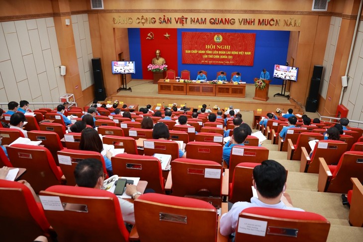 Semua Tingkat Serikat Buruh dan Kaum Buruh Vietnam Terus Bersinergi dengan Seluruh Negeri Tanggulangi Wabah Covid-19 - ảnh 1