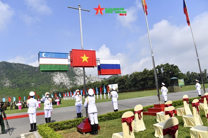 Penutupan Army Games 2021 di Vietnam: Tim Vietnam Raih 1 Medali Emas dan 1 Medali Perak - ảnh 1