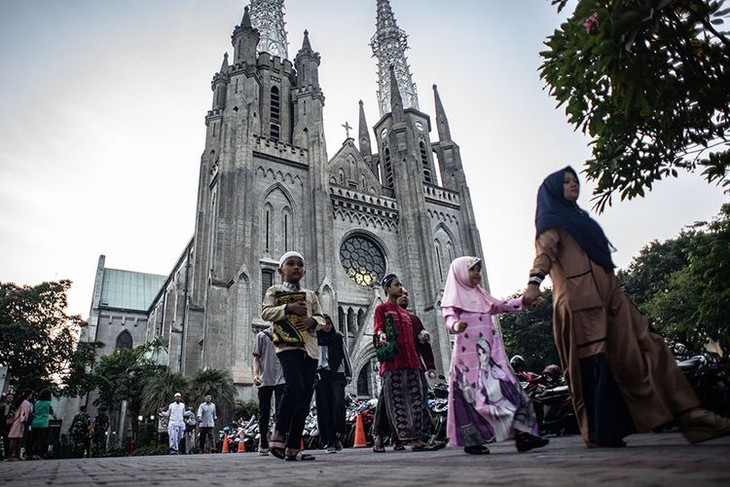 Istiqlal - Masjid hijau pertama di dunia di Indonesia - ảnh 8