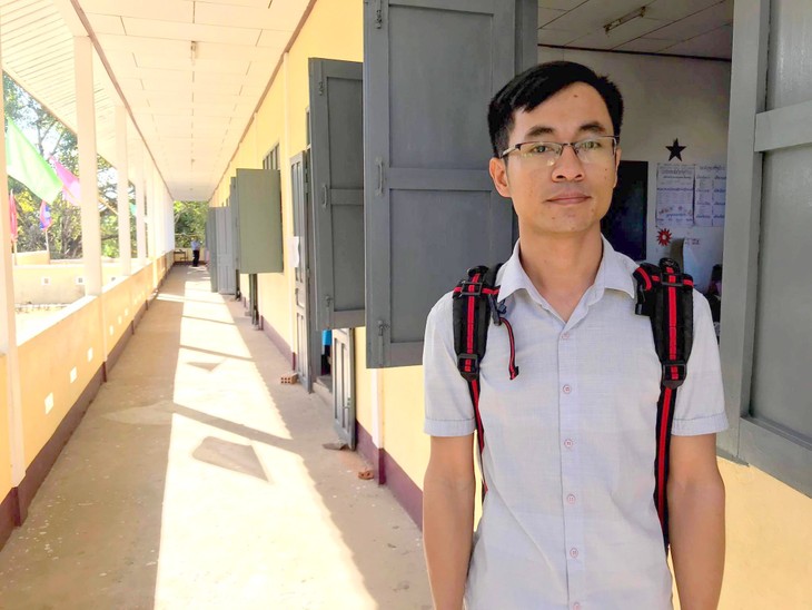 Mengatasi Kesulitan – Pak Guru Vietnam Mengajarkan Bahasa Ibu di Negeri Seribu Gajah - ảnh 1