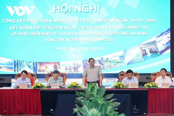 PM Pham Minh Chinh Pimpin Konferensi Evaluasi 20 Tahun Pembangunan Daerah Tay Nguyen - ảnh 1