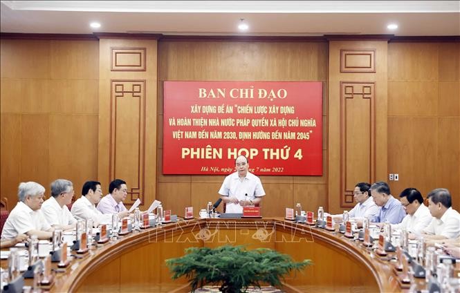 Terima Secara Selektif Pengalaman Internasional, Sesuai Kondisi dan Situasi Vietnam dalam Proses Penggelaran Proyek Pembangunan Negara Hukum - ảnh 1
