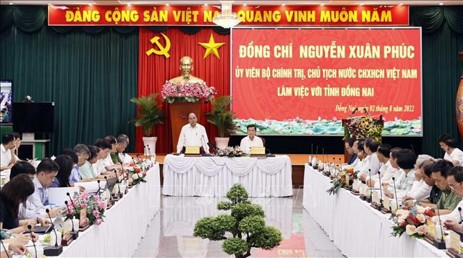 Presiden Nguyen Xuan Phuc: Provinsi Dong Nai Perlu Cari Motivasi dan Pola Pertumbuhan Baru untuk Ciptakan Terobosan - ảnh 1