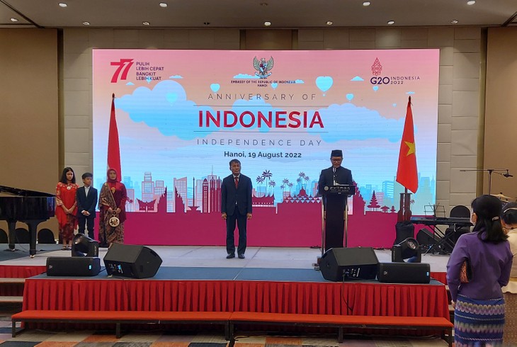 Peringatan HUT ke-77 RI, Indonesia Berharap Bersama Dengan Vietnam Tingkatkan Posisi ASEAN - ảnh 2