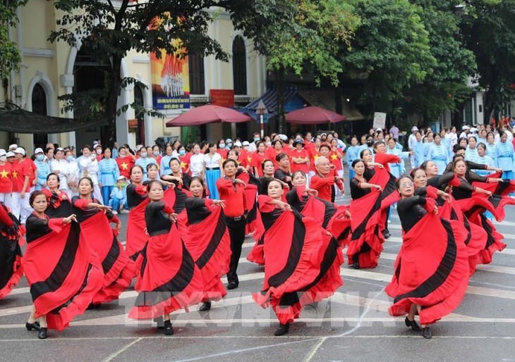 Kaum Lansia Vietnam Hidup dengan Gembira dan Sehat - ảnh 4