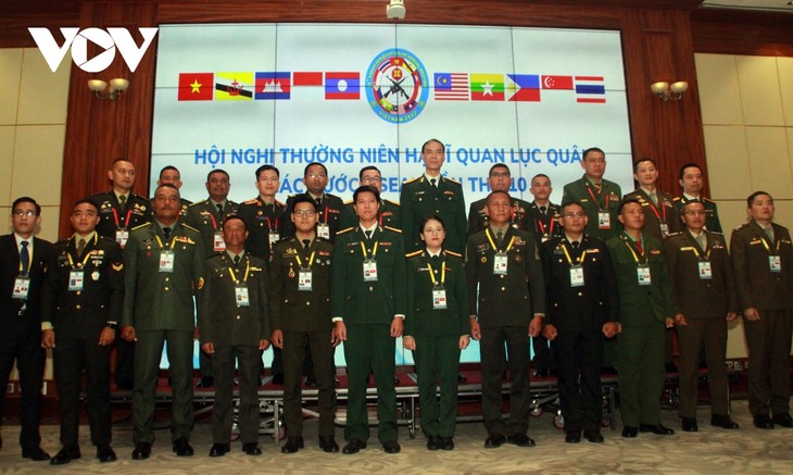 Angkatan Darat ASEAN Bekerja Sama dan Berkaitan demi Perdamaian - ảnh 1