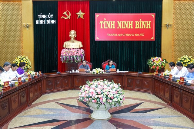 PM Pham Minh Chinh Lakukan Temu Kerja dengan Pimpinan Provinsi Ninh Binh - ảnh 1