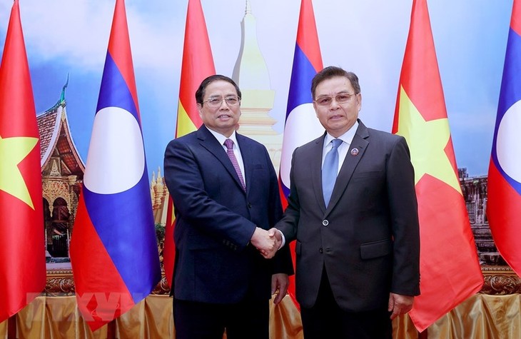 PM Pham Minh Chinh Lakukan Pertemuan dengan Ketua Parlemen Laos - ảnh 1