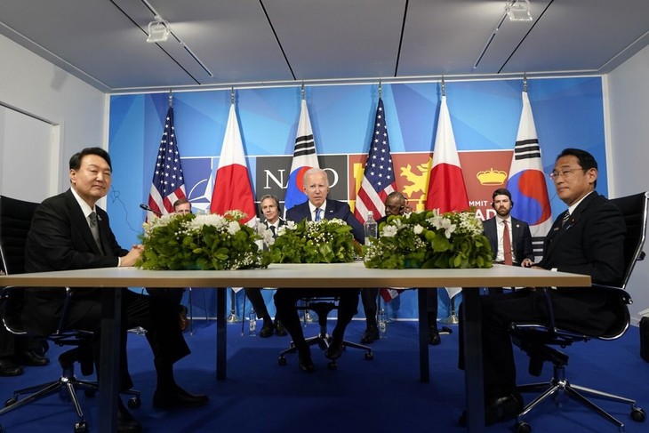 Pemimpin AS-Republik Korea-Jepang akan Adakan Pertemuan Trilateral di Sela-Sela KTT G7 - ảnh 1