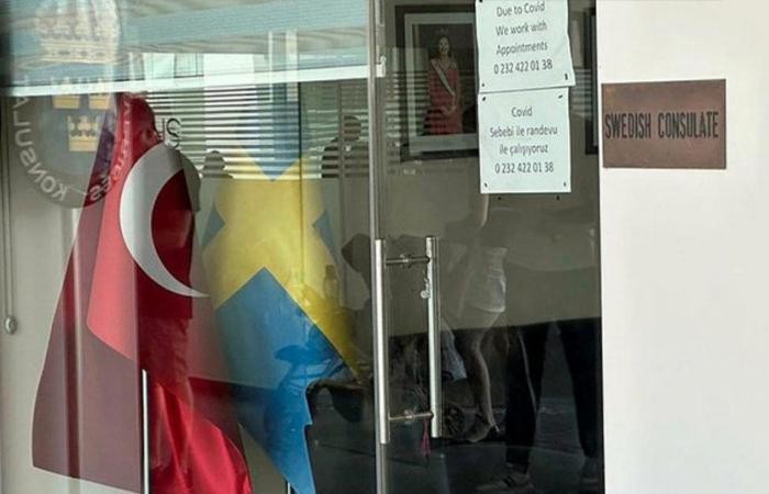 Tembakan Senapan di depan Konsulat Swedia di Turki, Seorang Luka-Luka Parah - ảnh 1