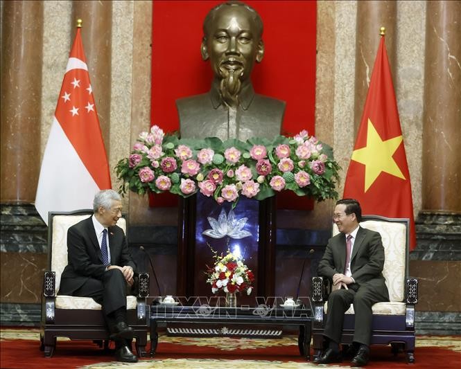 Presiden Vietnam, Vo Van Thuong Menerima PM Singapura, Lee Hsien Loong - ảnh 1