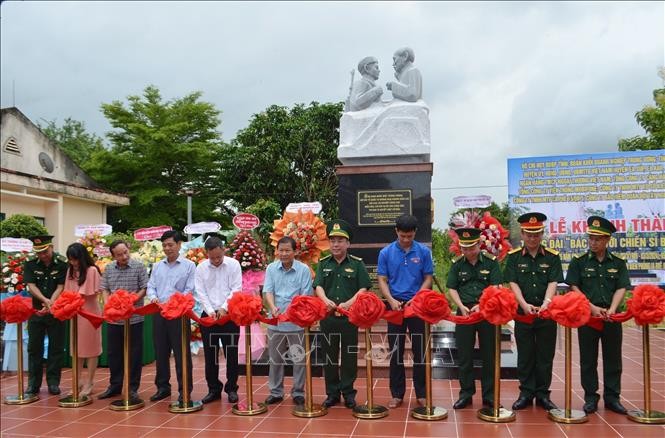 Banyak Kegiatan yang Bermakna di Garis Perbatasan Sehubungan dengan Hari Nasional Vietnam - ảnh 1