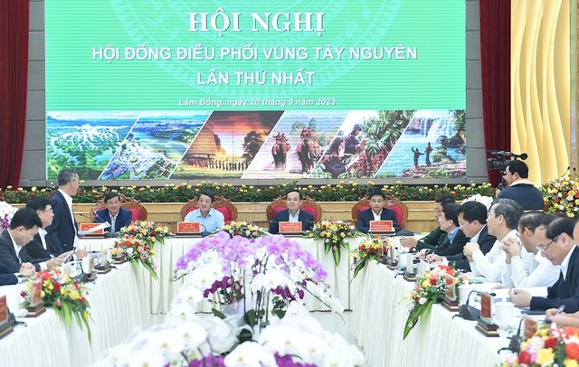 Memprioritaskan Tiga Tugas Utama untuk Mengembangkan Daerah Tay Nguyen   - ảnh 1