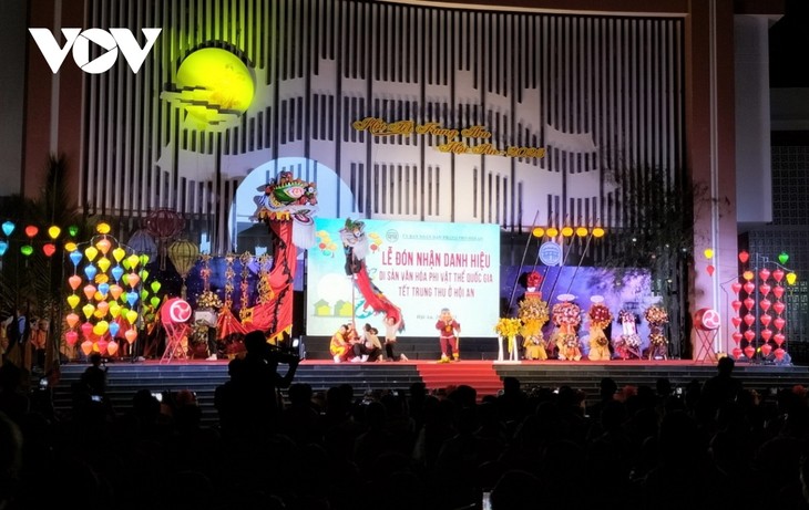 Festival Medio Musim Gugur di Kota Hoi An Diakui sebagai Warisan Budaya Takbenda Nasional - ảnh 1