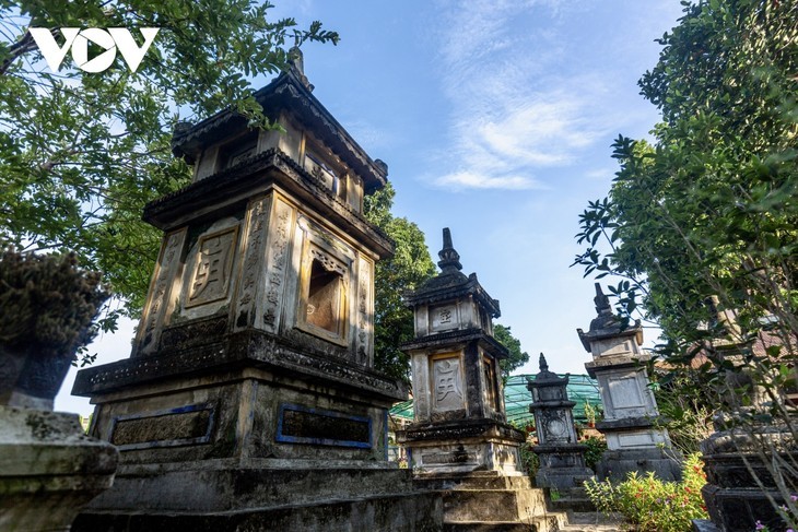 Uniknya Pagoda yang Memiliki Lebih dari 30 Menara di Provinsi Hai Duong - ảnh 5