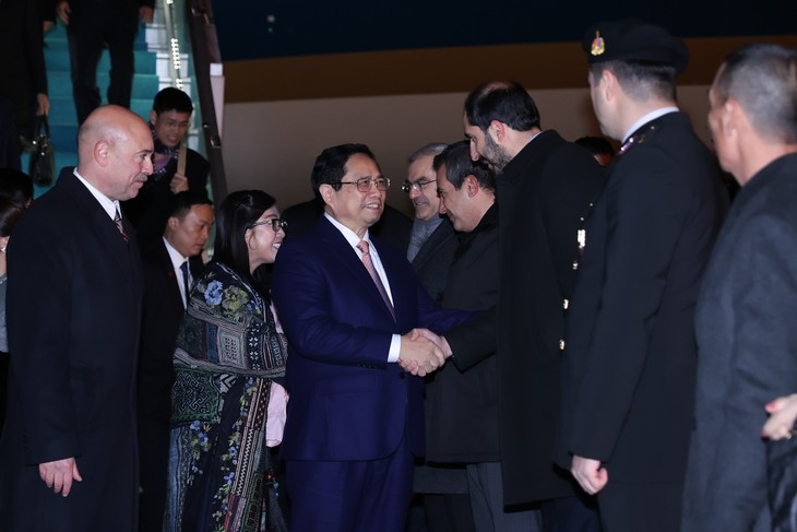 PM Vietnam dan Istri Tiba di Ankara, Memulai Kunjungan Resmi Pertama di Turki - ảnh 1