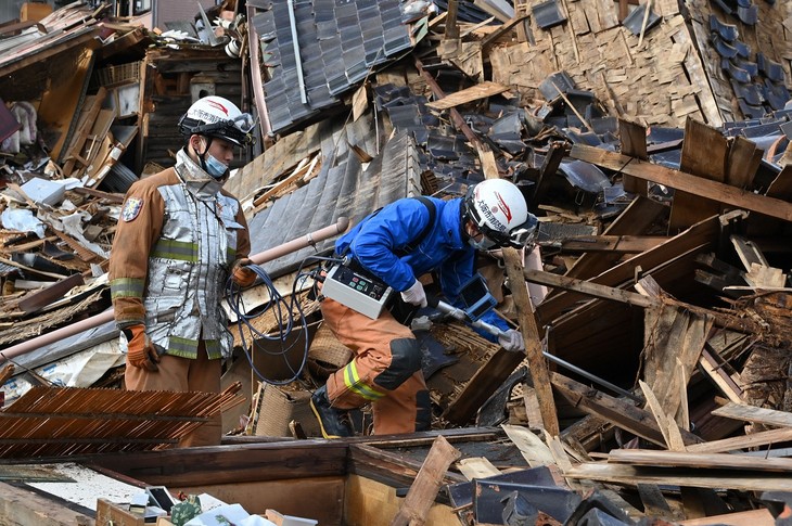 Jumlah Orang Tewas dalam Gempa Bumi di Jepang Meningkat Menjadi 161 Orang - ảnh 1