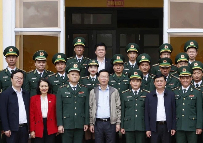 Presiden Vietnam, Vo Van Thuong Ucapkan Selamat Hari Raya Tet kepada Rakyat dan Tentara Penjaga Perbatasan di Provinsi Nghe An - ảnh 2