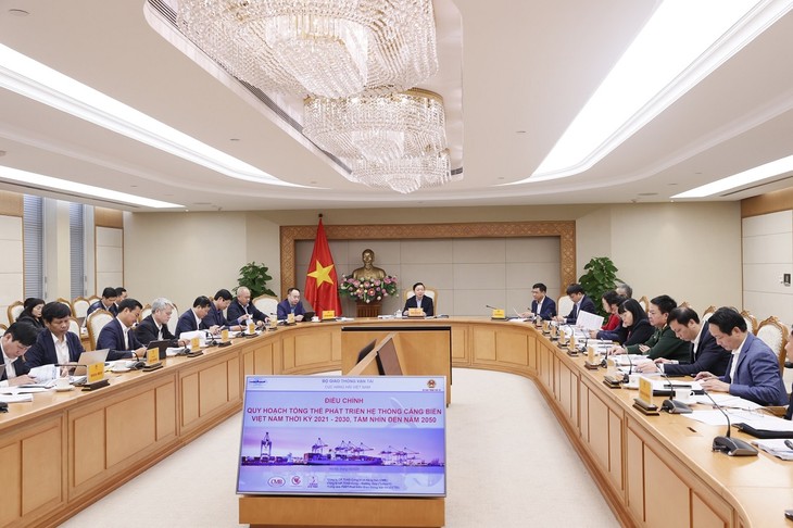 Deputi PM Vietnam, Tran Hong Ha: Menyesuaikan Perancangan Keseluruhan Sistem Pelabuhan Laut Secara Ilmiah dan Sinkron - ảnh 1