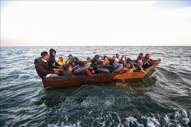 Masalah Migran: Enam Puluh Orang Tewas Saat Lintasi Laut Tengah - ảnh 1
