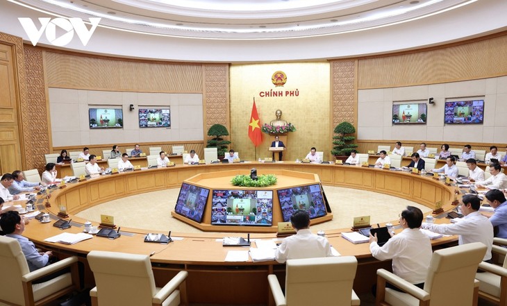 PM Vietnam, Pham Minh Chinh Memimpin Sidang Periodik Pemerintah Bulan Maret Tahun 2024 - ảnh 1