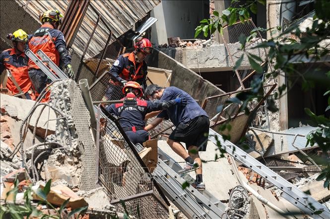 Gempa Bumi di Taiwan (Tiongkok): Jumlah Orang yang Tewas Terus Meningkat - ảnh 1