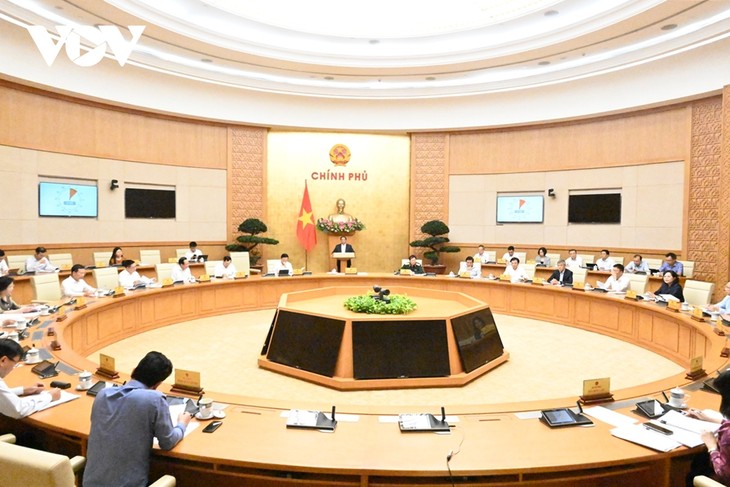 PM Vietnam, Pham Minh Chinh Memimpin Sidang Tematik Pemerintah tentang Penyusunan Undang-Undang Bulan April - ảnh 2