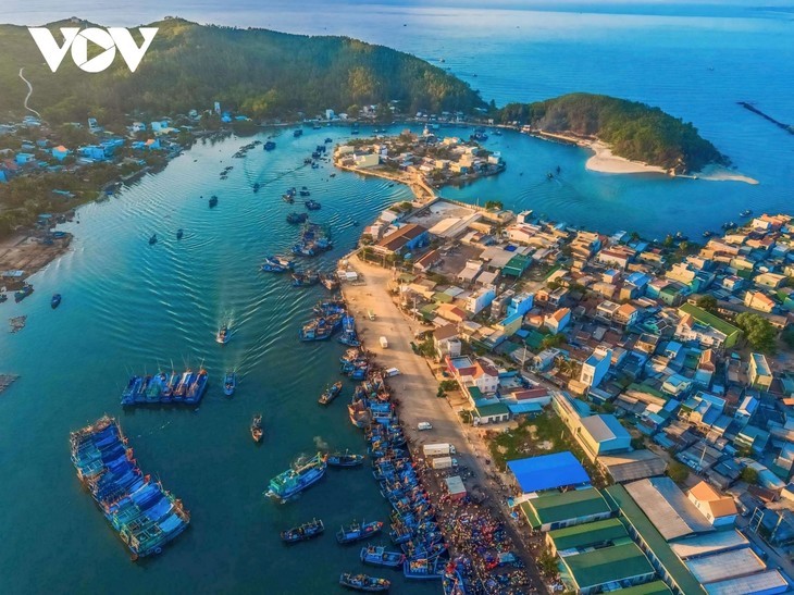 Menjelajahi Sa Huynh - Tempat dengan Pantai Terindah di Provinsi Quang Ngai (Vietnam Tengah) - ảnh 2