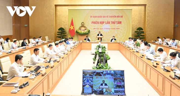 PM Vietnam, Pham Minh Chinh Memimpin Sidang ke-8 Komite Nasional urusan Transformasi Digital - ảnh 1