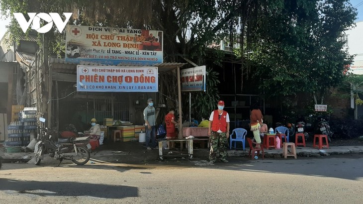 Pasar 0 VND di Provinsi Tien Giang Ringankan Beban Penduduk Miskin - ảnh 1