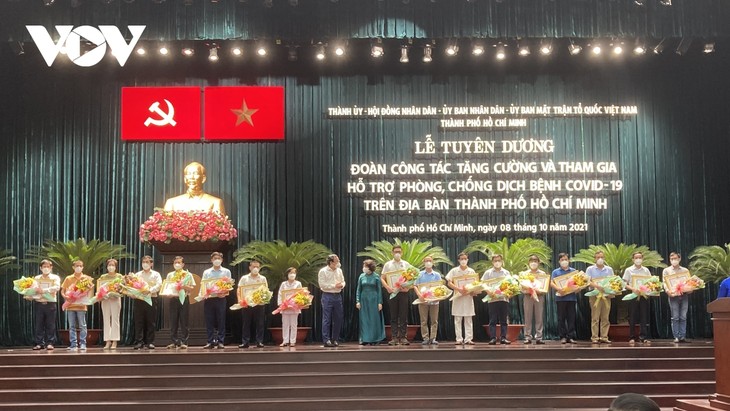 Kota Ho Chi Minh Puji Kelompok Kerja Pendukung Pencegahan dan Pengendalian COVID-19 - ảnh 1