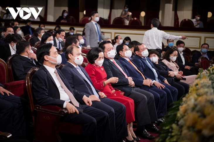 PM Pham Minh Chinh Menghadiri Program Kesenian Istimewa “Keyakinan dan Aspirasi“ - ảnh 1