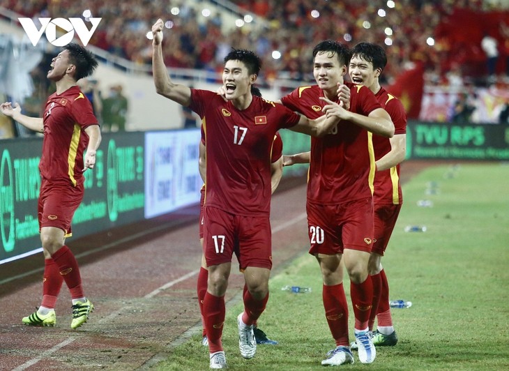 Pelatih Thailand U23 Mano Polking: Vietnam Layak Menjadi Juara - ảnh 1
