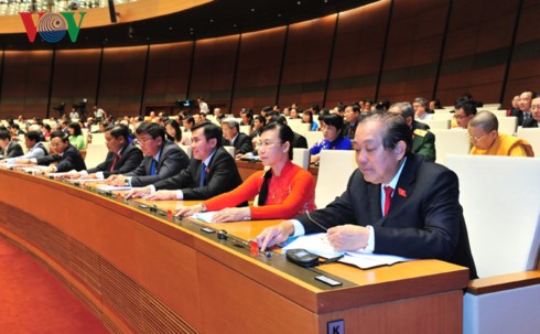 越南国会通过2018年经济社会发展计划决议 - ảnh 1