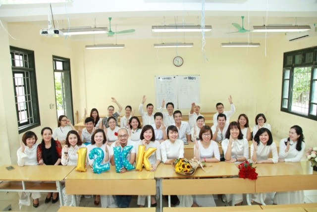 越南学生的纯洁友情和神圣的师生情 - ảnh 6