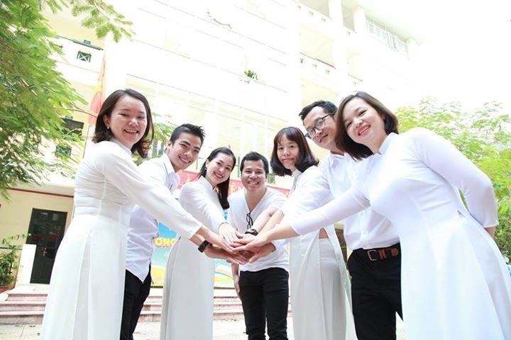 越南学生的纯洁友情和神圣的师生情 - ảnh 2