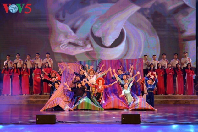 东北地区民族文化体育和旅游节开幕式全景 - ảnh 6