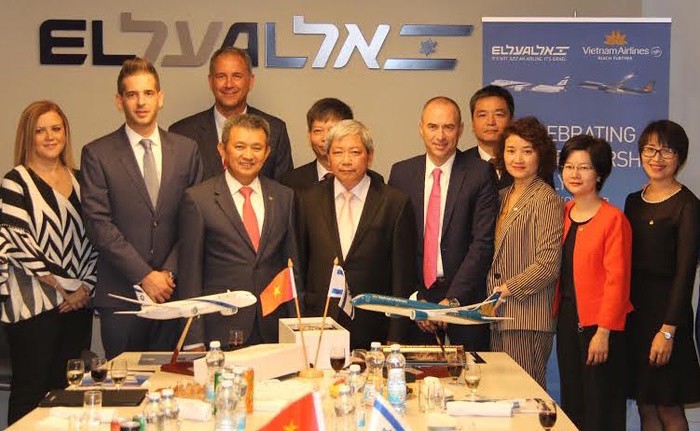 越南航空公司与以色列航空公司签署合作协议 - ảnh 1