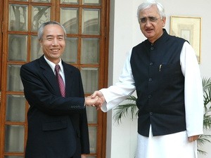 Vietnam Fatherland Front Chairman Huynh Dam visits India - ảnh 1