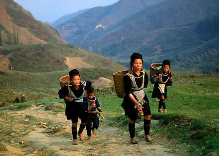 Vitality of Mong traditional village in Sapa - ảnh 4