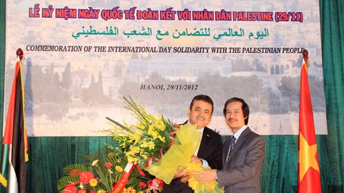 Vietnamese Ambassador to Palestine presents credentials - ảnh 1
