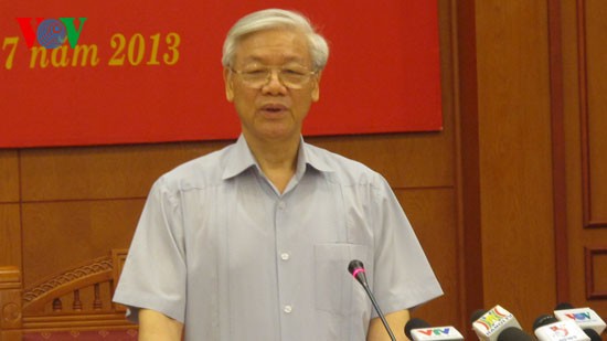 Party chief calls for determination to fight corruption - ảnh 1