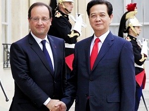 Prime Minister Nguyen Tan Dung meets French President  - ảnh 1