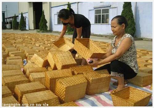 Phu Xuyen district develops craft villages - ảnh 1