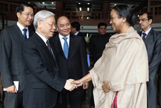 Party General Secretary Nguyen Phu  Trong meets Indian Speaker of the Lower House - ảnh 1