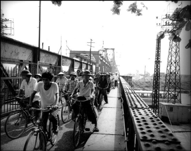 Vietnamese life in the 1990s - ảnh 27